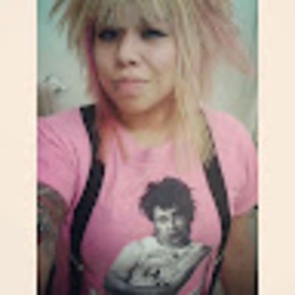 Meet your Posher, Adriana - Picture 1 of 1